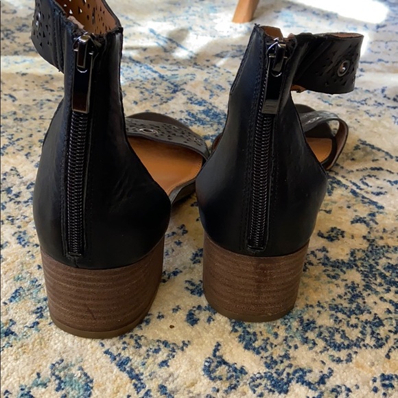 Franco Sarto Laser Cut Sandals sz 10 - Picture 4 of 6